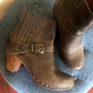 Dansko Women's Rhianna Boot - sz 41 Brown Leather